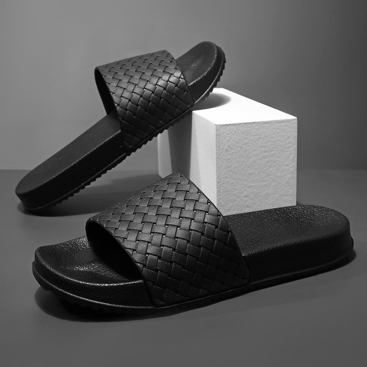 Summer Fashion Woven Slippers