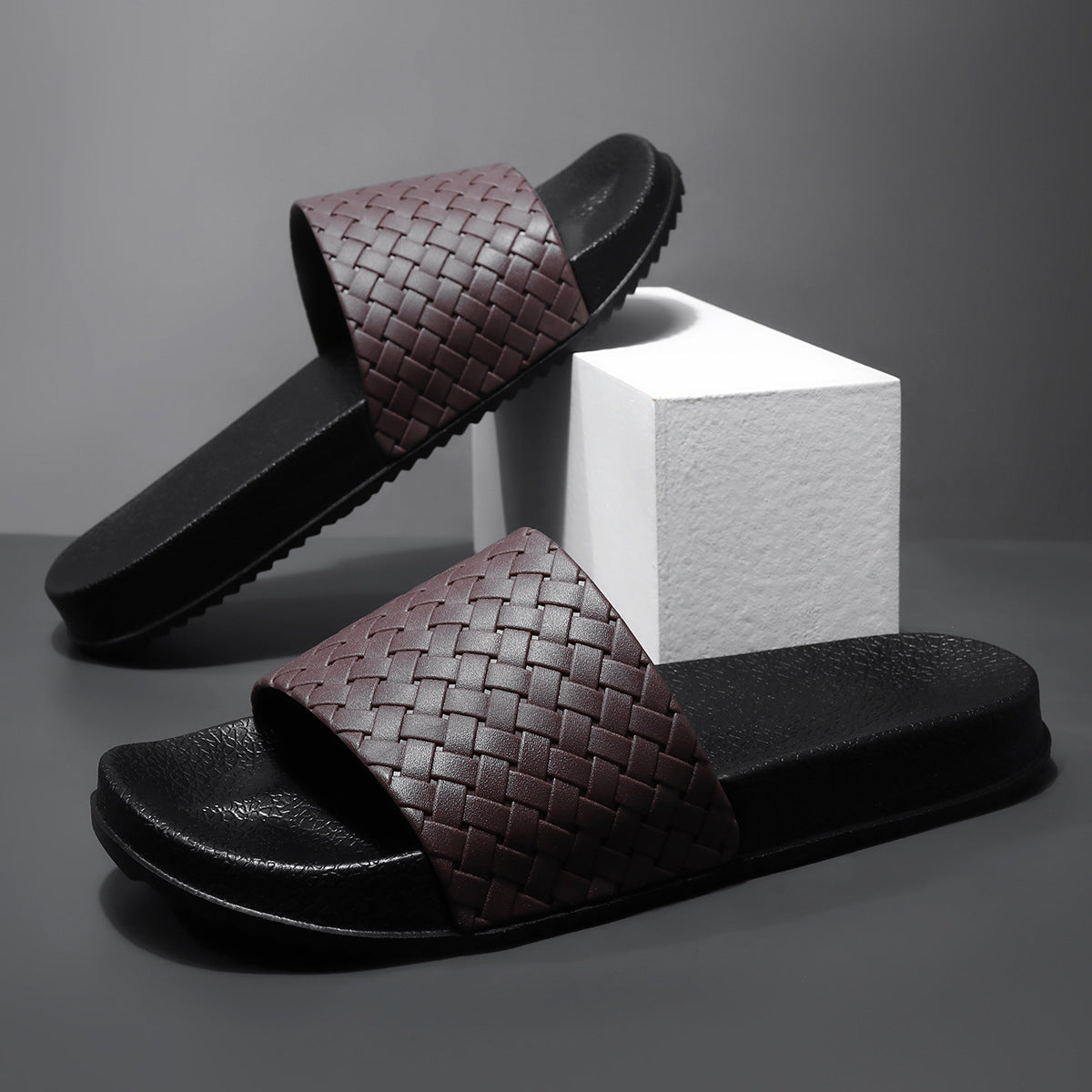 Summer Fashion Woven Slippers